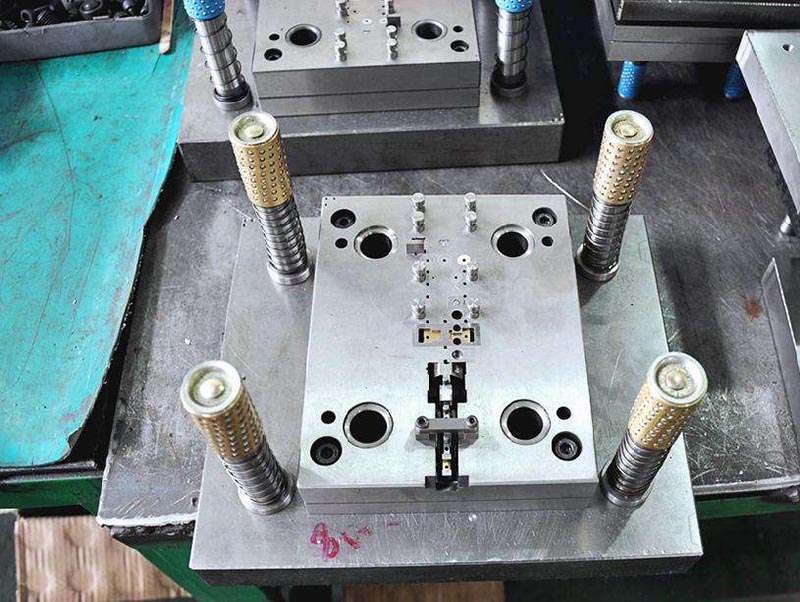 雁塔模具制造-01