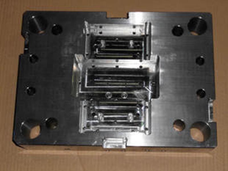 雁塔精密塑料模-06